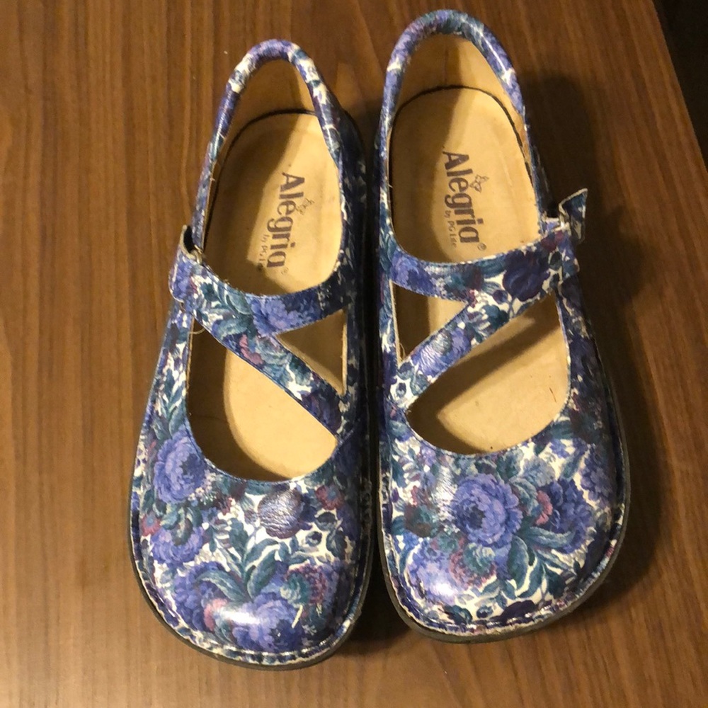Algeria shoes